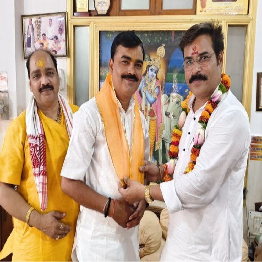 वृंदावन में सर्व ब्राह्मण महासभा की हुई बैठक:संगठन विस्तार पर किया विचार विमर्श,अवधेश कुमार बने मंडल प्रवक्ता
