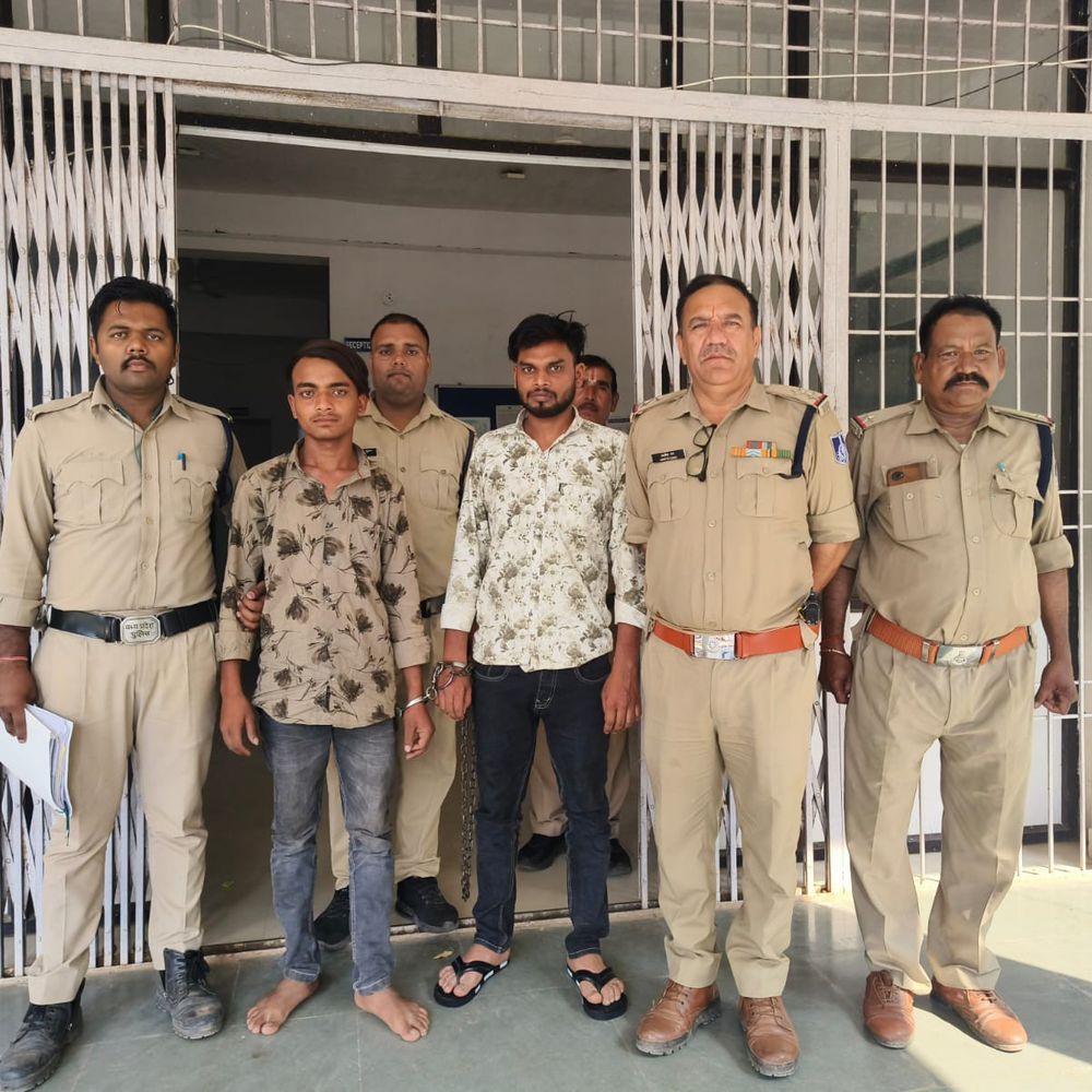 सूने घर से चोरी के 2 आरोपी गिरफ्तार:  बाइक समेत 2 लाख का सामान बरामद, चुराए हुए सोने- चांदी के जेवर बेच खरीदी मोटरसाइकिल – Satna News