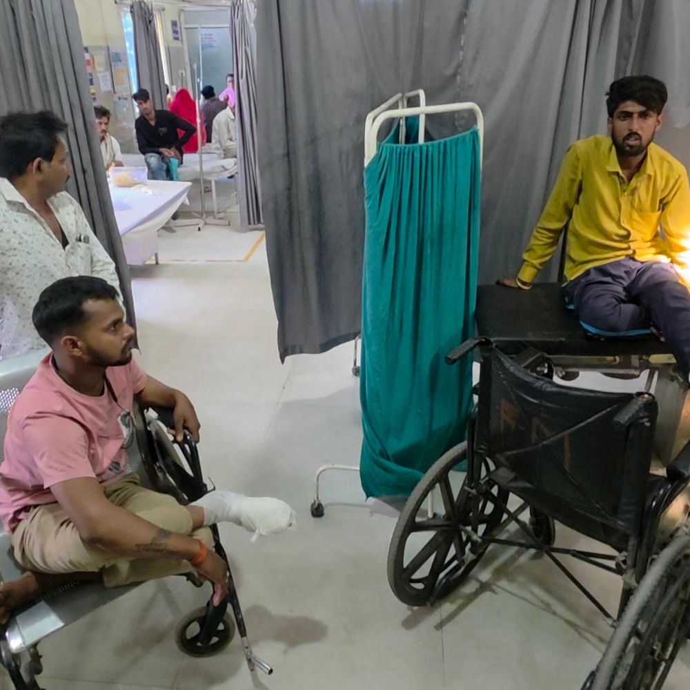 हापा एक्सप्रेस में दो यात्री घायल:शाजापुर में अलग-अलग हादसों में लगी चोटें, अस्पताल में एडमिट
