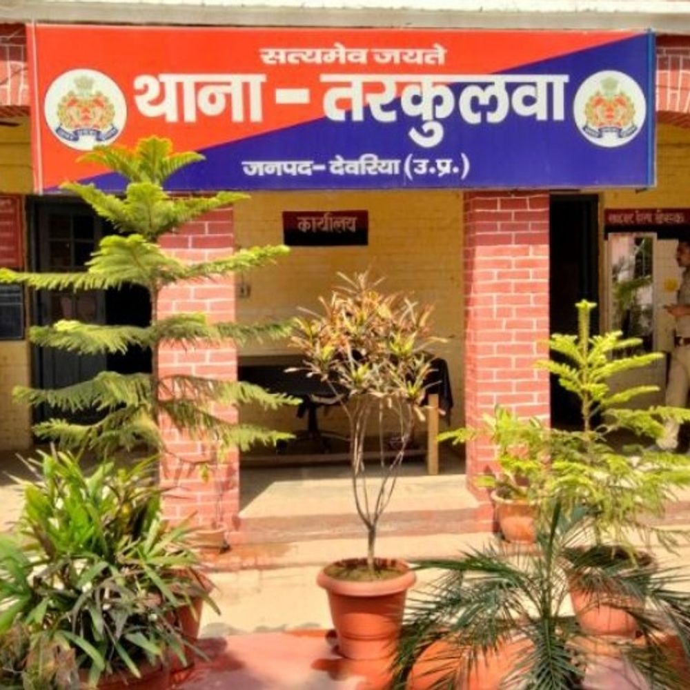 देवरिया में विवाहिता का फंदे से लटका मिला शव:पति दोनों पैरों से विकलांग, पड़ोसियों ने जताई अनहोनी की आशंका