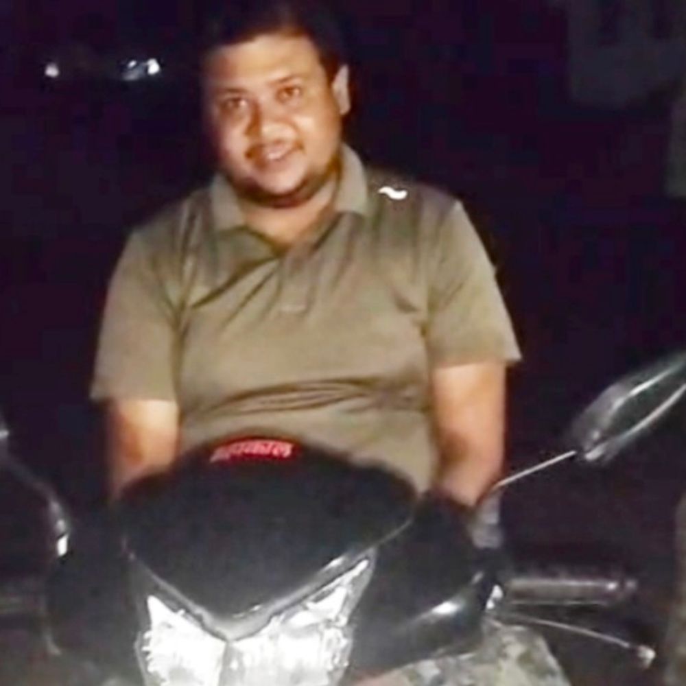 शेखपुरा में शराब की होम डिलीवरी करते युवक गिरफ्तार:  स्कूटी से ले जा रहा था विदेशी शराब, 4 बोतल बरामद, गुप्त सूचना पर हुई कार्रवाई – Sheikhpura News