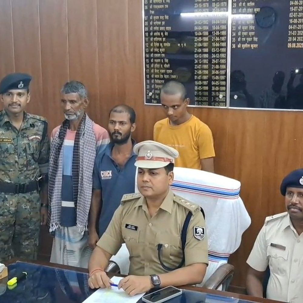 अररिया में 16 ग्राम स्मैक बरामद:  तीन तस्कर अरेस्ट, 8.36 लाख रुपये नकद जब्त; चेकिंग के दौरान कार्रवाई – Araria News