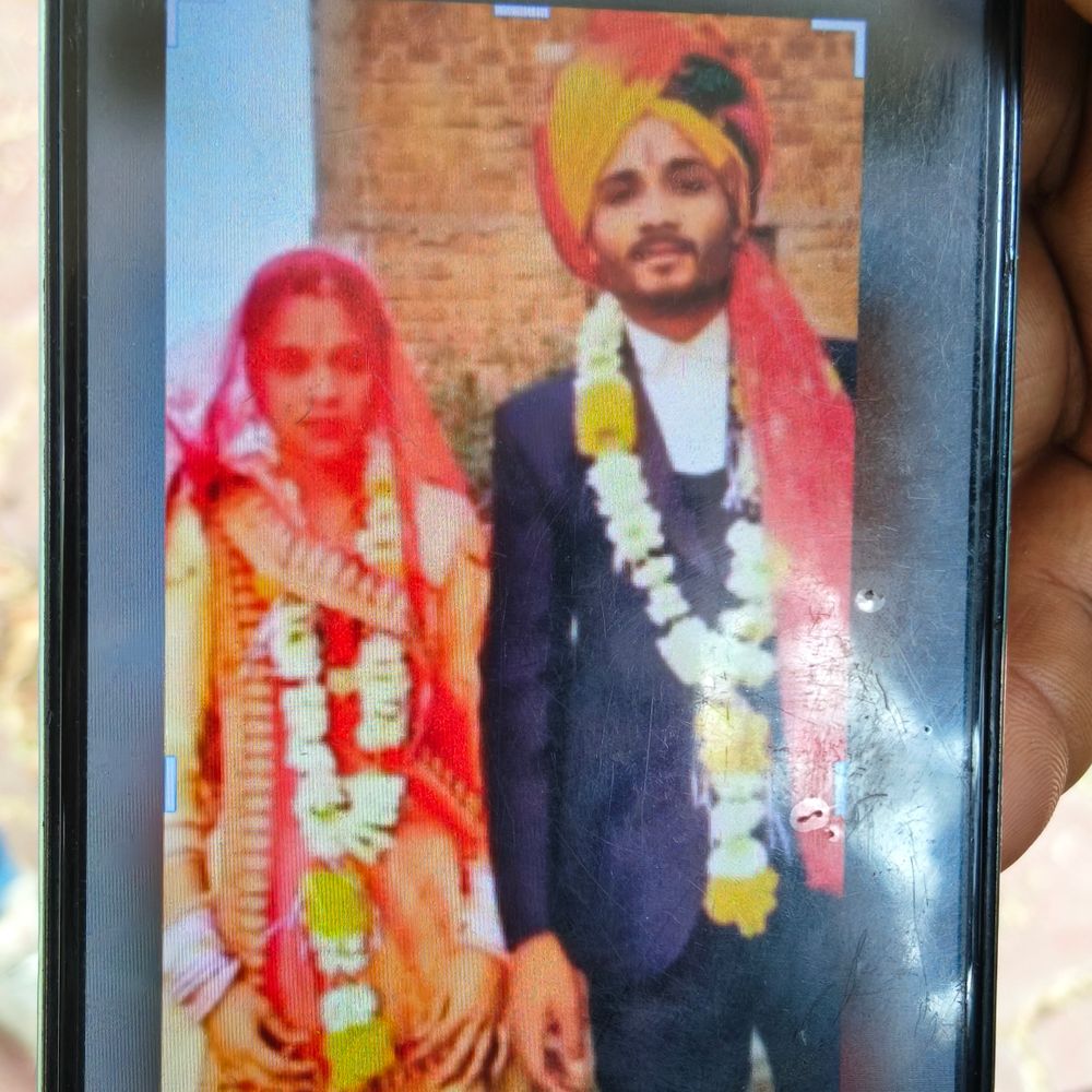 वह चली गई मैं भी उसके पास जाऊंगा...:पत्नी की मौत से दुखी होकर युवक ने की आत्महत्या, पांच साल पहले की थी लव मैरिज