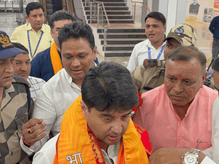 सिंधिया समर्थक कृष्णा घाड़गे को बीजेपी ने थमाया नोटिस:  पूर्व सांसद केपी यादव का नाम लिए बिना लिखा था- बालक बुद्धि नेता – Bhopal News