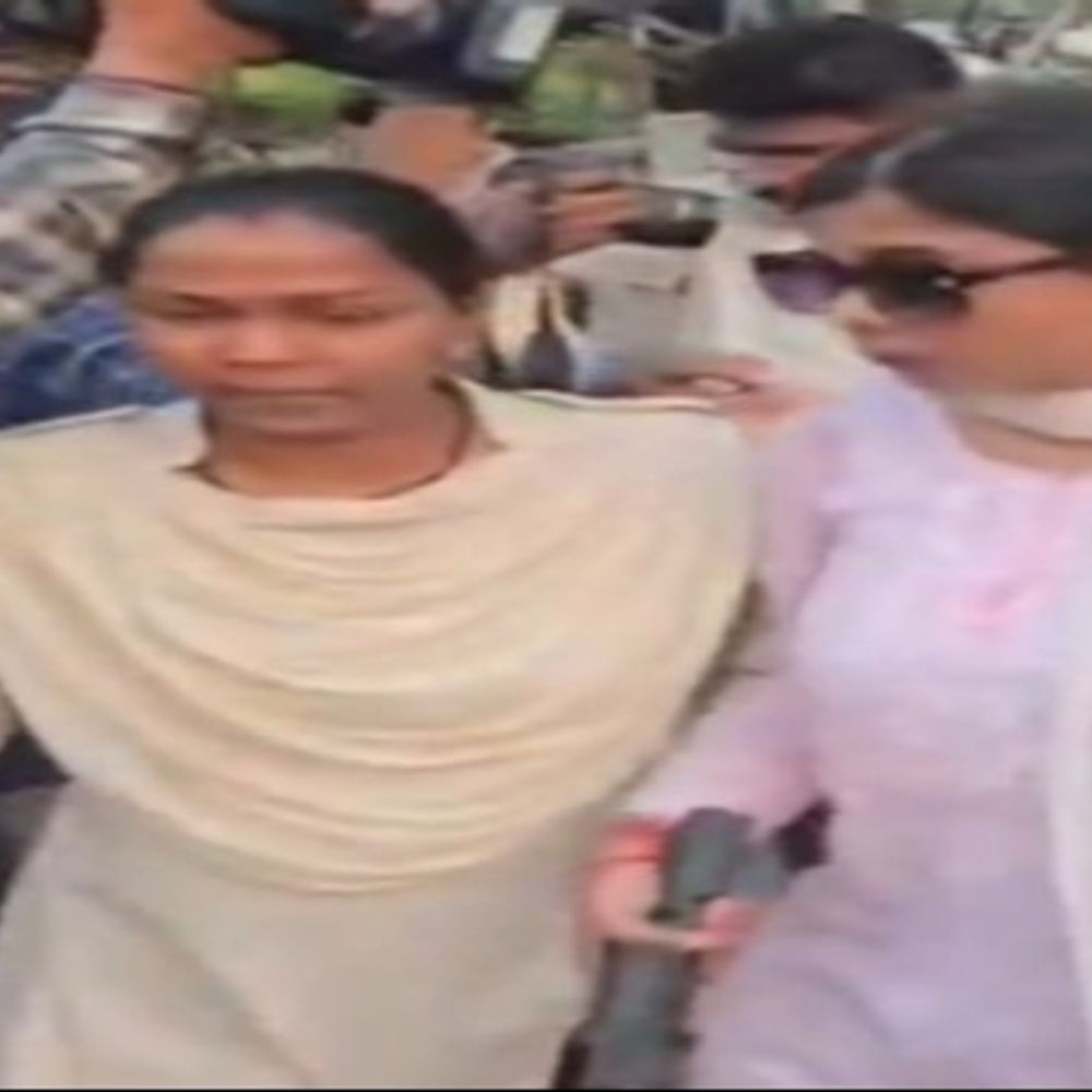 मैग्नेटोमॉल-पॉर्किंग में हंगामा करने वाले इंफ्लूएंसर समेत तीन गिरफ्तार…VIDEO:  शिक्षक परिवार को बोला था गंवार, हॉकी लहराने वाले आरोपी रॉकी को पुलिस ने भेजा जेल – Raipur News