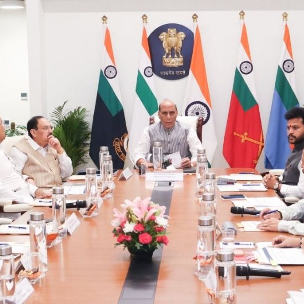 केंद्र बोला- 60 दिनों का पेट्रोल-डीजल, फिर भी कम खर्चें:रोजाना ₹1000 करोड़ का नुकसान; बचत के लिए मोदी की 2 दिन में 2 बार अपील