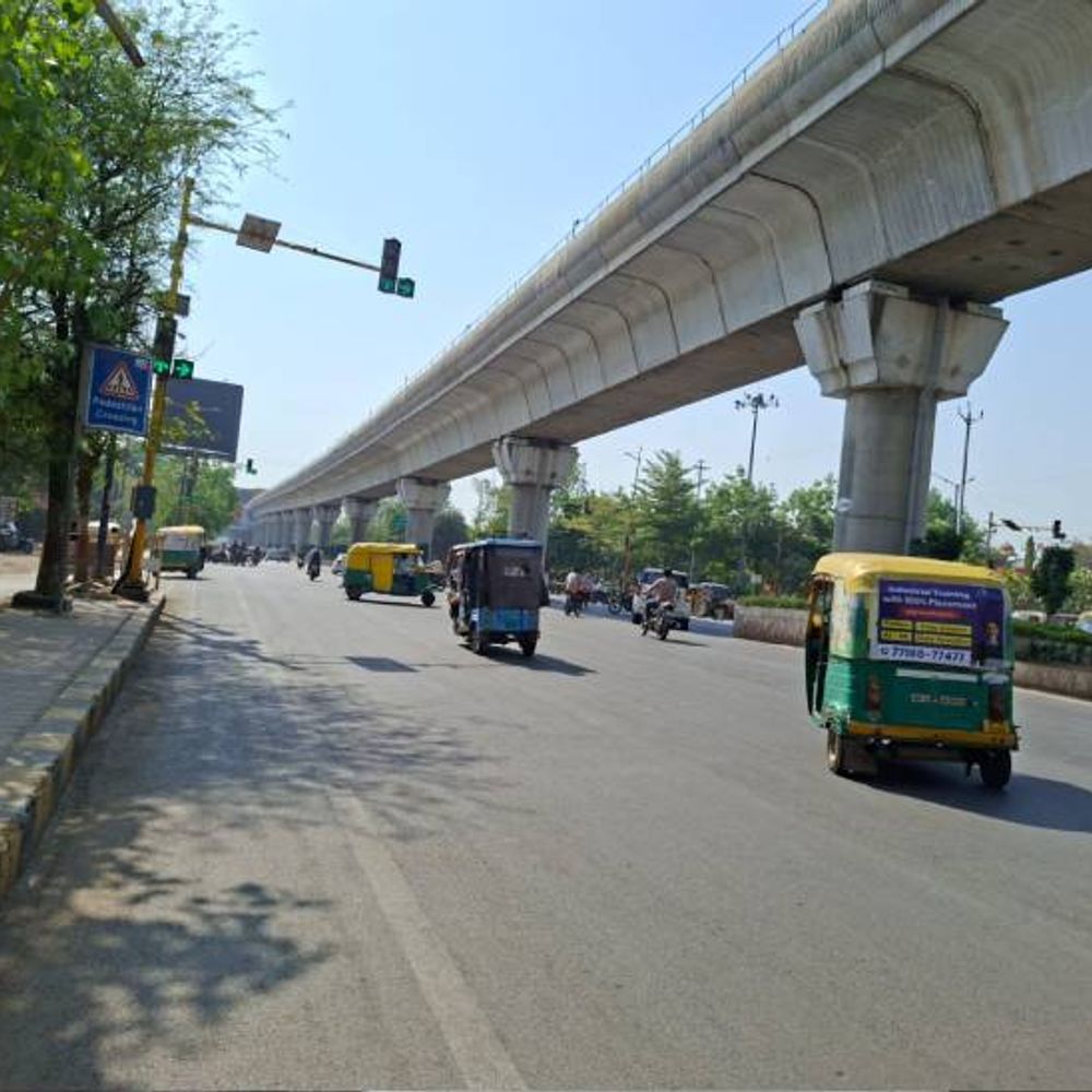 इंदौर में तीन दिनों से खूब सता रही गर्मी:अगले दो-तीन दिन में तापमान और बढ़ने के आसार; रातें भी गर्म