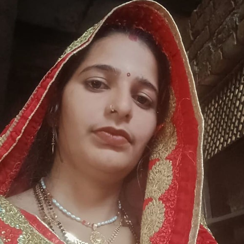 एटा में विवाहिता का शव फंदे पर लटका मिला:पति और देवर के बीच हुआ था झगड़ा, भाई ने ससुरालियों पर लगाया हत्या का आरोप