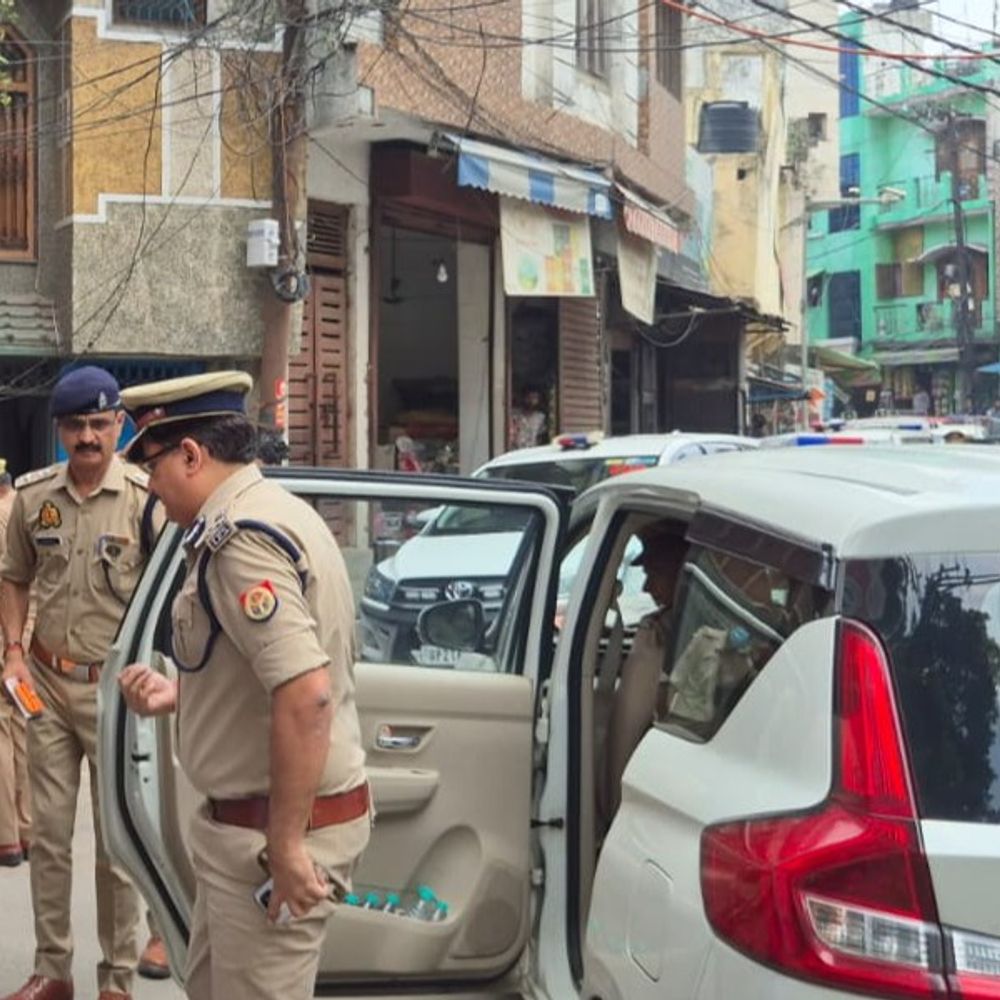 पीतल कारोबारी के घर 1.20 करोड़ कैश-गहनों की लूट:तमंचे की नोक पर परिवार को बनाया बंधक, डिजिटल लॉक खोलकर की लूट