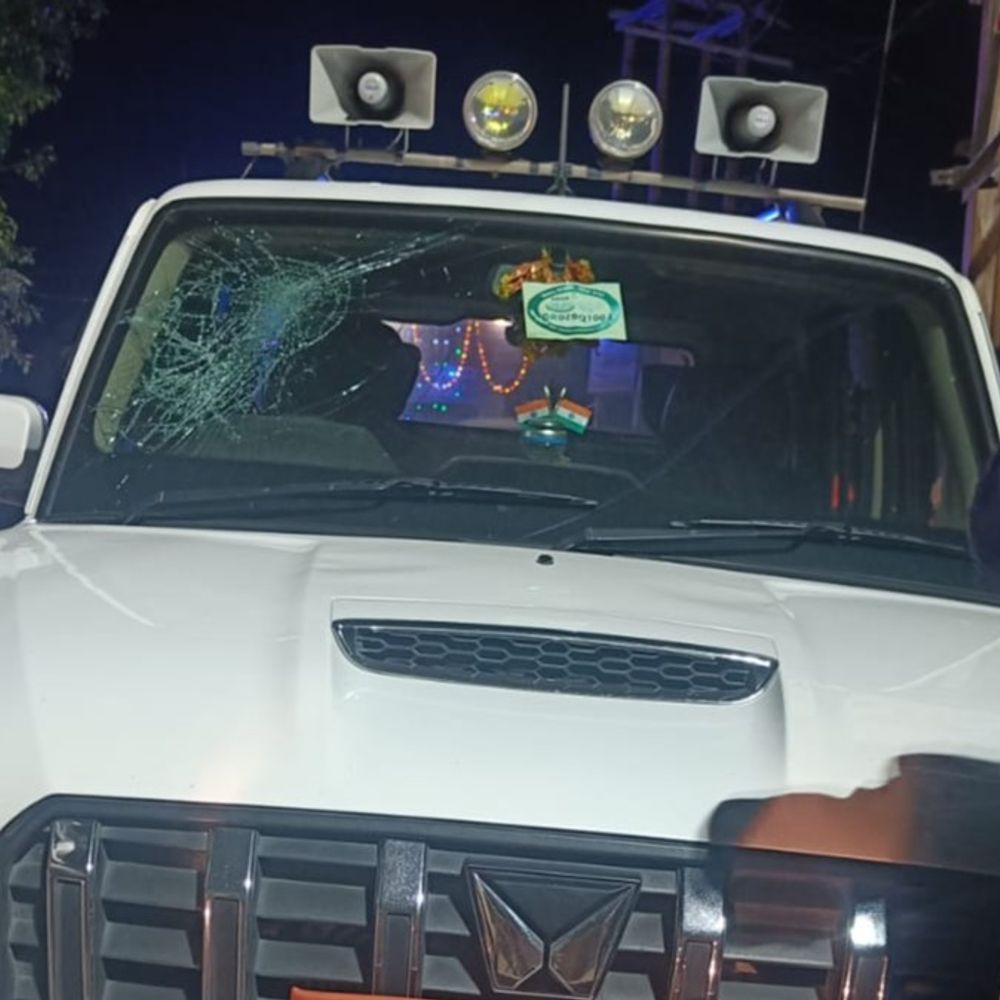 औरंगाबाद में सांसद अभय कुशवाहा की गाड़ी पर हमला:  पर्सनल असिस्टेंट और ड्राइवर के साथ मारपीट, शादी समारोह से लौटने के दौरान वारदात – Aurangabad (Bihar) News