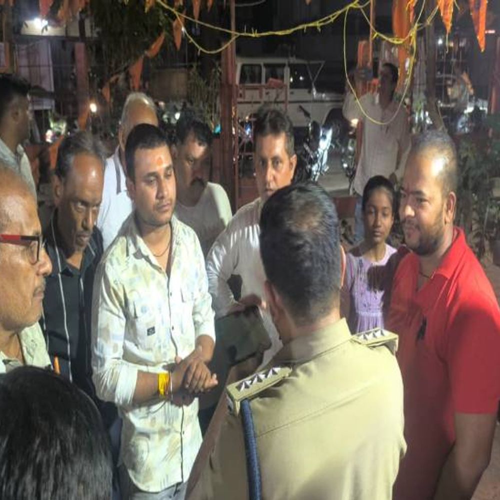 इंदौर के संकटमोचन हनुमान मंदिर में चोरी:  दानपेटी का ढक्कन खोलकर कैश ले गया चोर; CCTV खंगाल रही पुलिस – Indore News