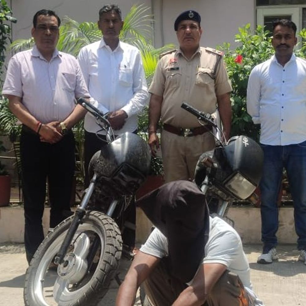 करनाल पुलिस ने अरेस्ट किया बाइक चोर:  ग्रीन बेल्ट सेक्टर 6 में दी दबिश, चुराई गई दो मोटरसाइकिल बरामद – Gharaunda News