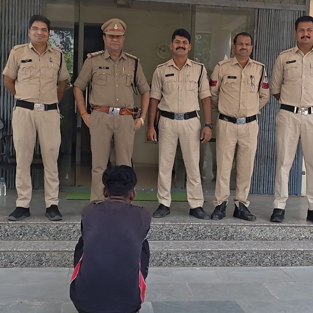 दमोह में अविवाहित नाबालिग ने नवजात को जन्म दिया:  रेप के आरोप में चचेरा भाई गिरफ्तार; जान से मारने की धमकी देकर गलत काम किया – Damoh News
