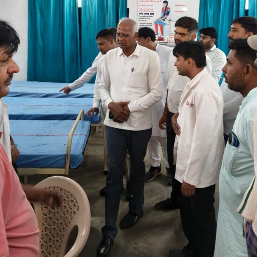 विधायक कंवर सिंह यादव ने सतनाली CHC का जायजा लिया:  बच्ची के इलाज के लिए ₹6.15 लाख का चेक दिया, बोले-बच्चों की सेहत को लेकर सरकार गंभीर – Mahendragarh News