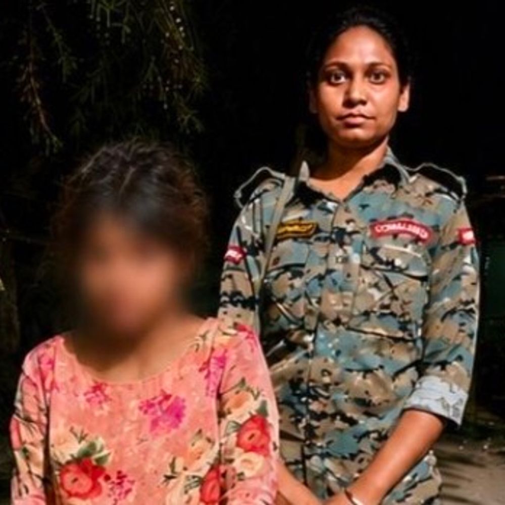 शिवहर में भटक रही बच्ची को पुलिस ने बचाया:  अस्वस्थ थी, सोशल मीडिया से पहचान हुई, परिजनों को सौंपा, लोगों ने सराहा – Sheohar News