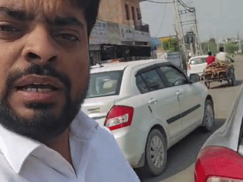 प्रेमी जोड़े की सुरक्षा मांगने वकील पिता-पुत्र का अपहरण:  लड़की पक्ष ने गाड़ी घेरकर रोका-फिर पीटा, ‘सरपंच” लिखी फॉर्च्यूनर में आए – Panchkula News