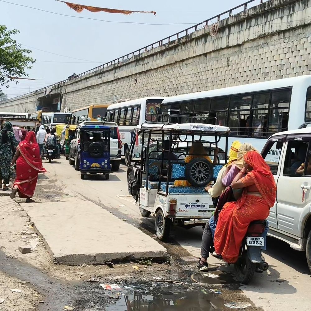 कैमूर में मंत्री जमा खान का काफिला जाम में फंसा:  चांदनी चौक पर घंटों ट्रैफिक, पुलिस पर लापरवाही का आरोप – Kaimur News