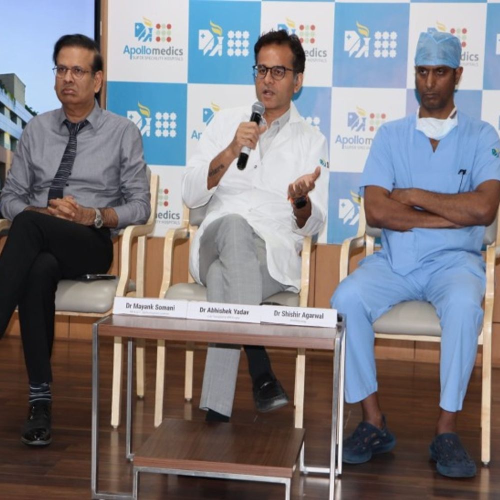 लखनऊ में पहली बार बिना ब्लड ट्रांसफ्यूजन हुआ लीवर ट्रांसप्लांट:कॉरपोरेट हॉस्पिटल के डॉक्टरों ने की सफल सर्जरी, 8 दिन बाद मिली अस्पताल से छुट्टी