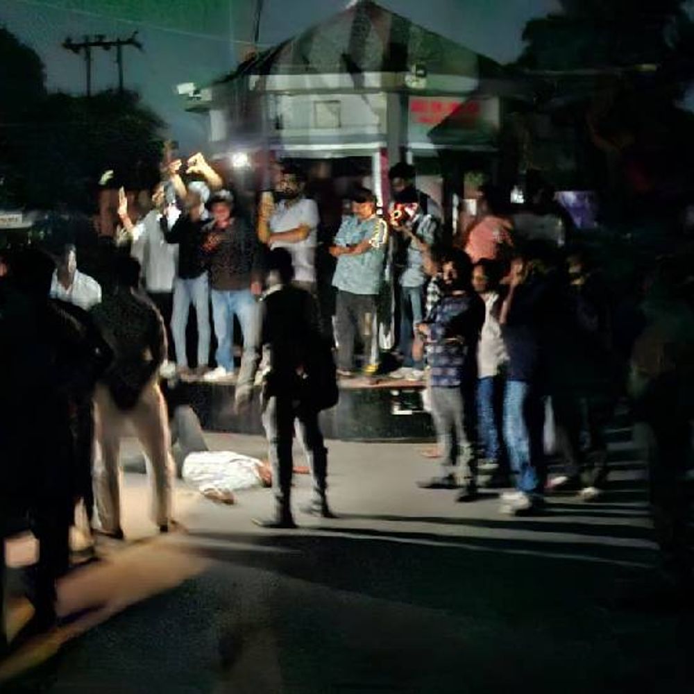 सायरन बजने के बाद 15 मिनट अंधेरे में डूबा पूर्णिया:सड़क पर थम गई गाड़ियों की रफ्तार; पेट्रोलिंग करती रही पुलिस, एक्टिव रहीं एंबुलेंस