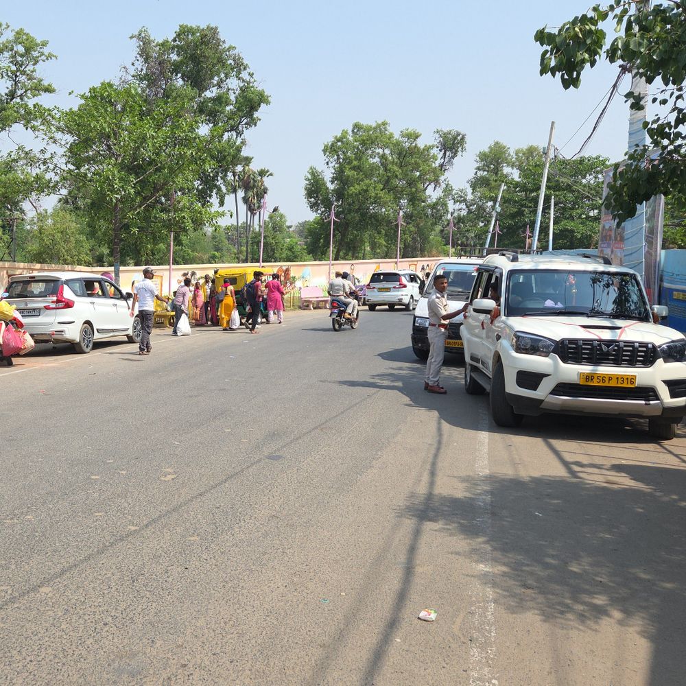 अरवल बस स्टैंड के पास वाहन जांच अभियान:  10 वाहनों पर कार्रवाई, नियम तोड़ने वालों से 25 हजार रुपये से अधिक जुर्माना वसूला गया – Arwal News