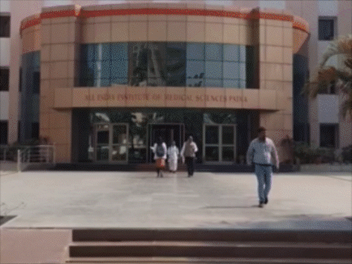 पटना में अस्पताल सिर्फ नाम के हाईटेक:  करोड़ों खर्च के बाद भी 24×7 इमरजेंसी सेवा ठप, CHC-UPHC में डॉक्टर-मशीनें मौजूद; लेकिन स्टाफ-कर्मियों की कमी – Patna News