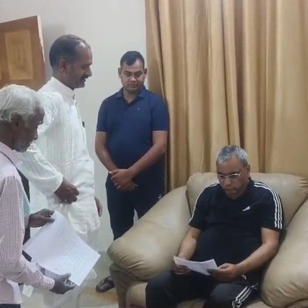 आजमगढ़ में बोले सरकार के मंत्री ओमप्रकाश राजभर:  ईरान अमेरिका युद्ध के कारण बढ़ रहे पेट्रोलियम पदार्थों के दाम, प्रधानमंत्री की अपील राष्ट्र हित में – Azamgarh News