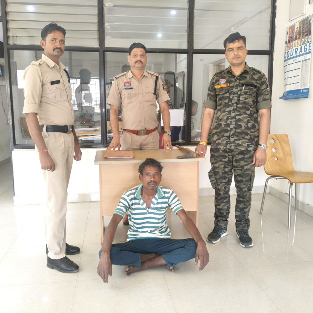 बलरामपुर में चरित्र संदेह में हत्या, आरोपी गिरफ्तार:  सब्जी बेचकर लौट रहे युवक पर कुल्हाड़ी से हमला, इलाज के दौरान मौत – Balrampur (Ramanujganj) News