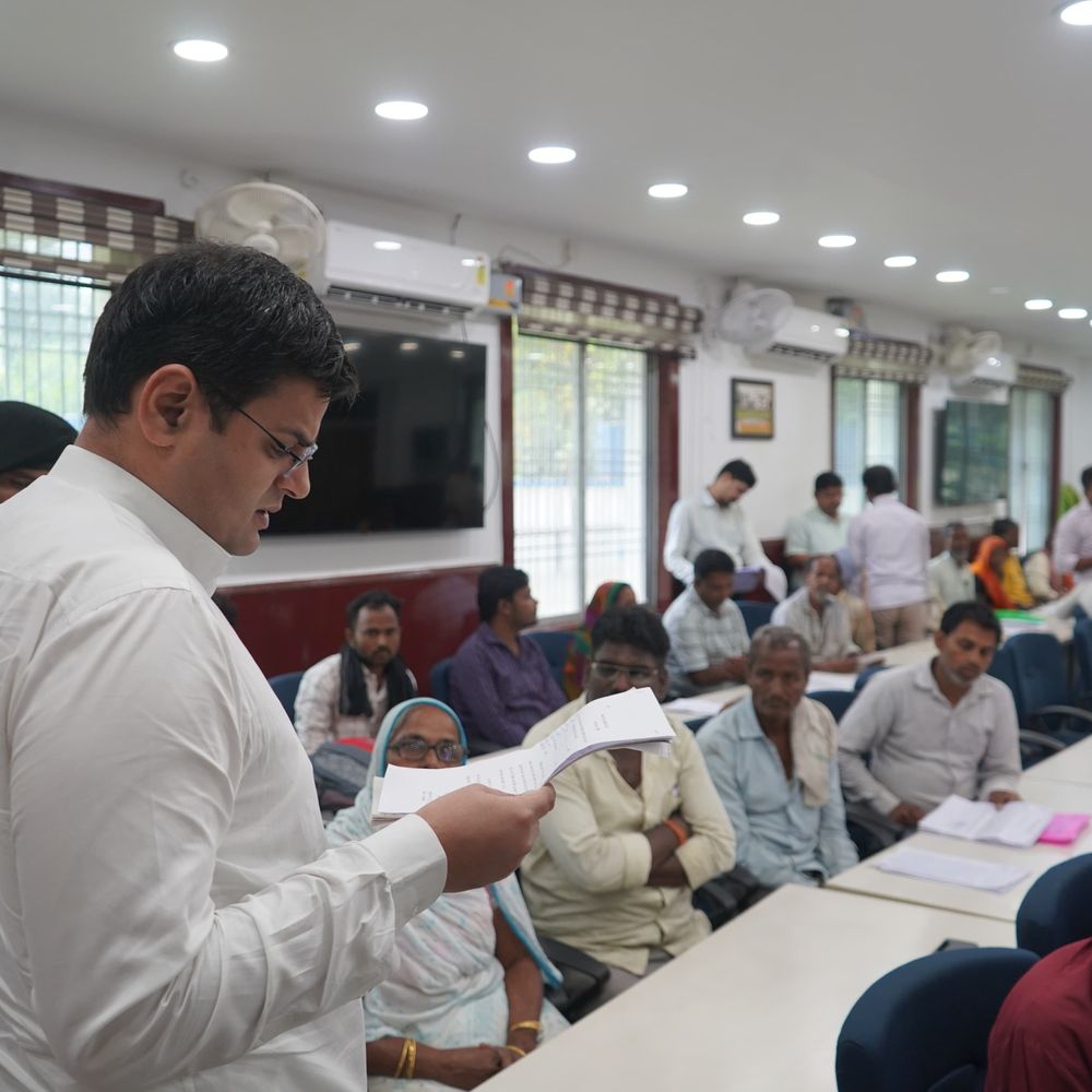 अररिया में DM ने लगाया जनता दरबार:  समाज कल्याण,ग्रामीण विकास और शिक्षा विभाग से जुड़े मामले आए, 57 की सुनवाई – Araria News