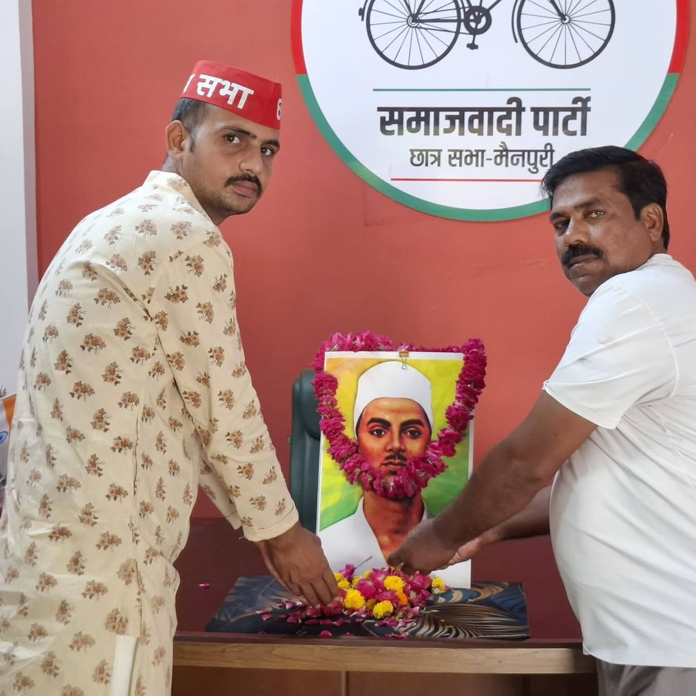 समाजवादी छात्र सभा ने सुखदेव थापर को दी श्रद्धांजलि:करहल में युवाओं को देशभक्ति और राष्ट्रहित में कार्य करने का संदेश