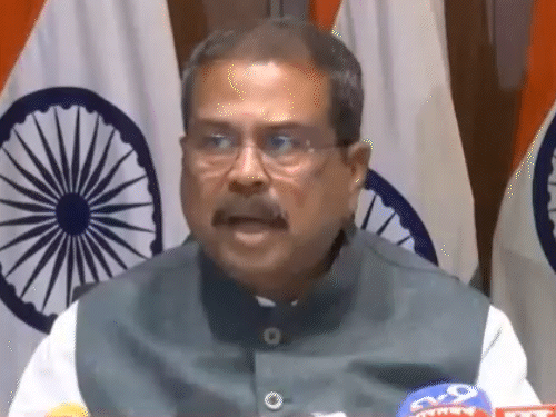 NEET अगले साल से ऑनलाइन होगी:इस साल रद्द हुई परीक्षा 21 जून को, यह पेपर-पेंसिल से होगी; सरकार ने माना- पेपर लीक हुए
