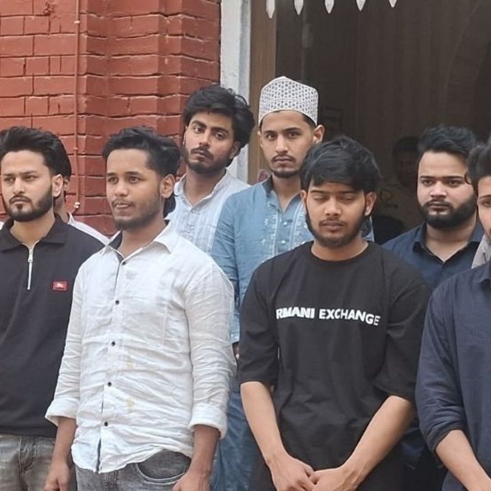 वाराणसी गंगा में इफ्तार करने वाले 8 आरोपियों को जमानत:6 की याचिका पर 18 मई को सुनवाई होगी, इलाहाबाद हाईकोर्ट में चल रहा केस