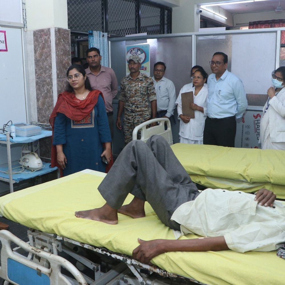 कलेक्टर ने अधिकारियों को लगाई फटकार:  सूरजपुर में स्वास्थ्य, शिक्षा और नगर व्यवस्था सुधारने के दिए सख्त निर्देश – Surajpur News