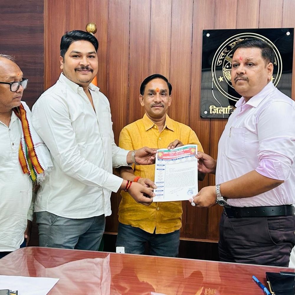 अमेठी में जलभराव से व्यापारी परेशान:व्यापारी बोले- गांधी चौक से बाईपास तक नाला निर्माण के टेंडर को एक साल बीता, काम नहीं हुआ