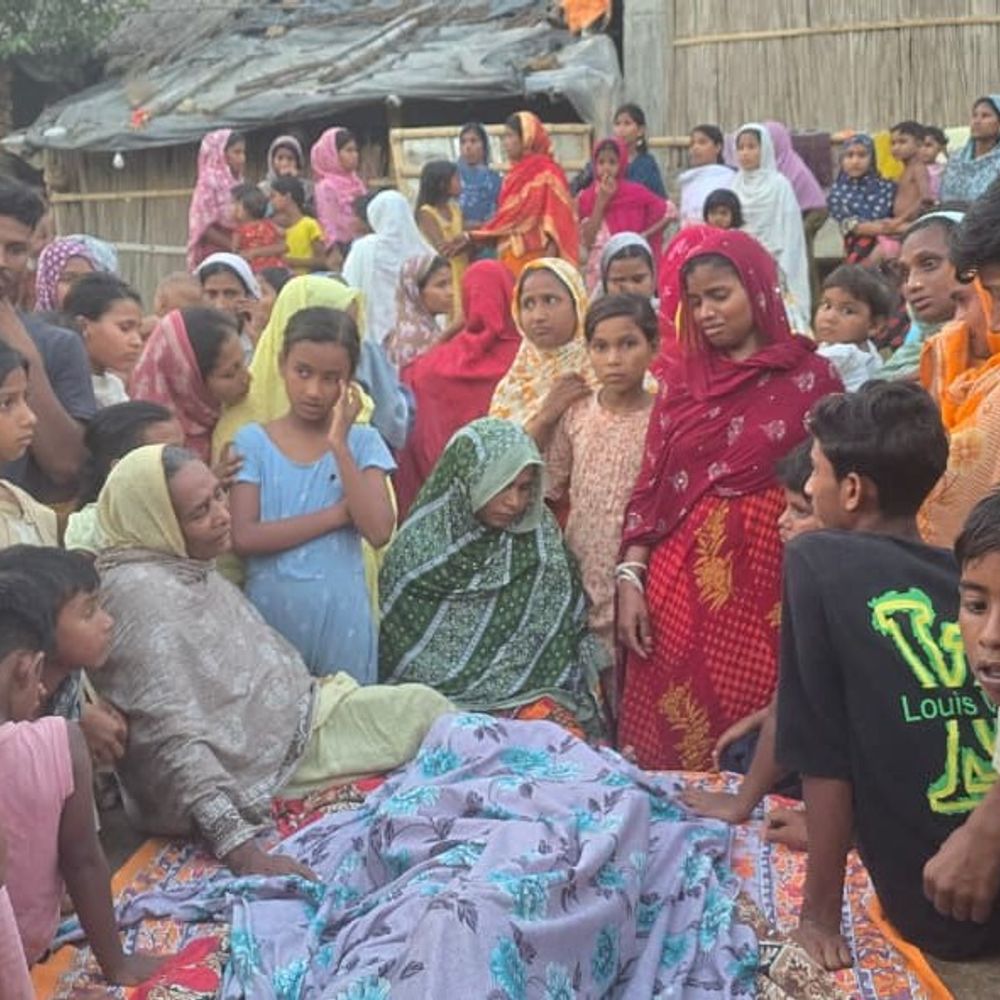 पाकुड़ में खेत में मिले दो लोगों के शव:  जहरीली शराब पीने से मौत की आशंका, पुलिस जांच में जुटी – Pakur News