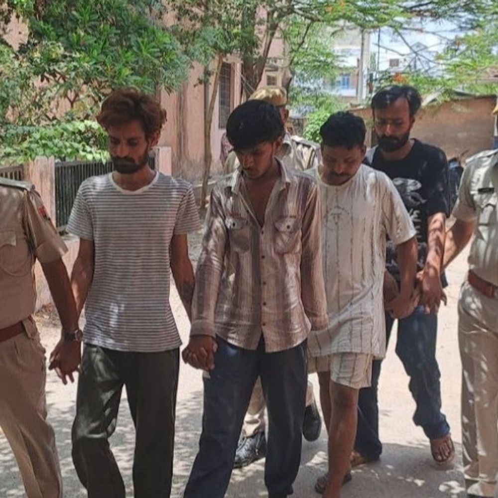 दो और साइबर ठग गिरफ्तार:  भोले-भाले लोगों से 5-7 हजार में बैंक अकाउंट खरीदकर योगेश को 25 हजार में बेचते थे, खुद के भी अकाउंट बेचे – Pali (Marwar) News