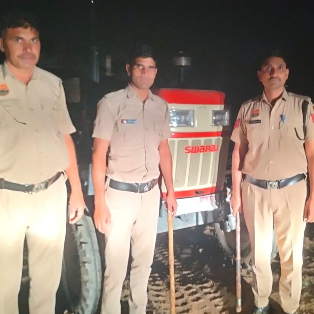 महेंद्रगढ़ में अवैध खनन पर कार्रवाई, आयरन-पत्थर की ट्राली पकड़ी:  पुलिस ने छापड़ा-बीबीपुर पहाड़ियों में पकड़ा वाहन; माइनिंग विभाग ने किया सीज – Narnaul News