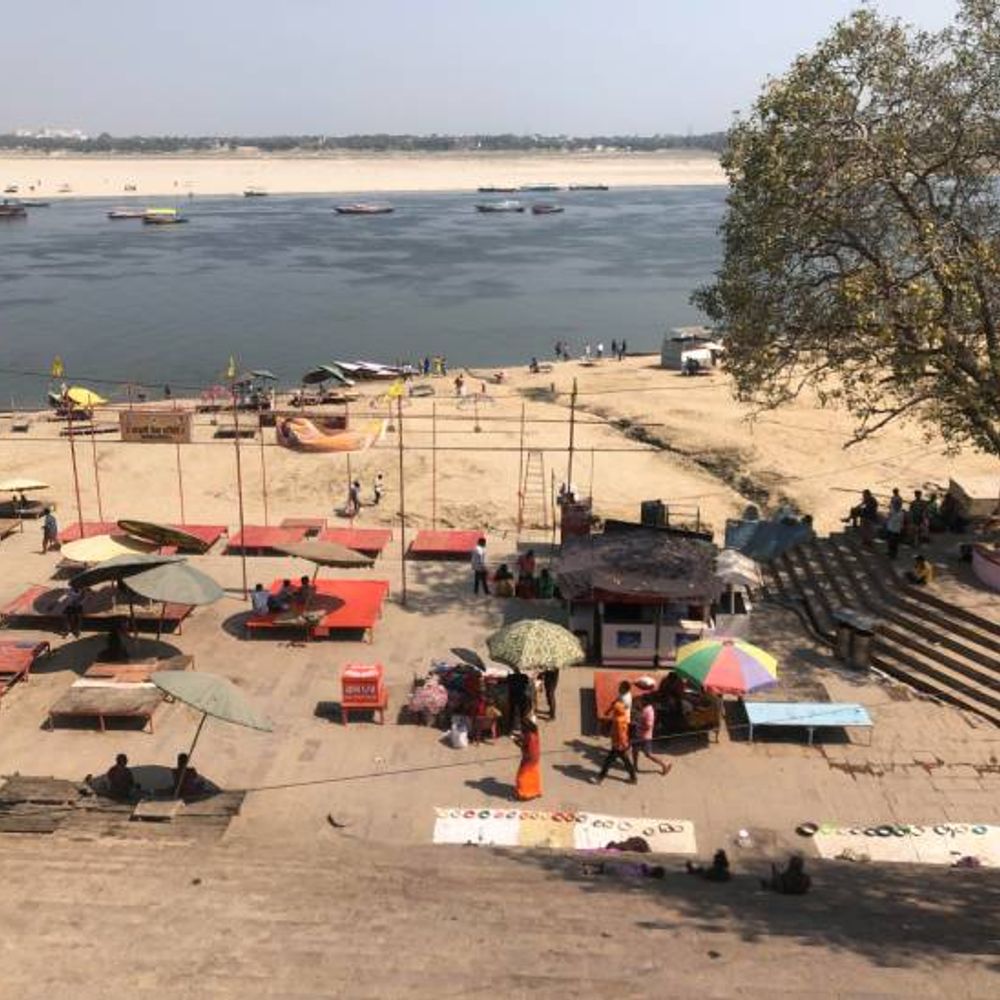 यूपी के 33 जिलों में हीटवेव का अलर्ट:  बांदा फिर देश में सबसे गर्म शहर, प्रयागराज पुलिस ने घोड़ों के लिए कूलर लगवाए – Varanasi News