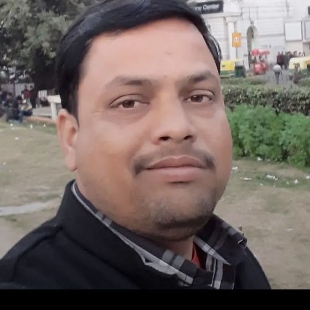 प्रयागराज में प्रॉपर्टी डीलर की गोली मारकर हत्या:नैनी के मड़ौका स्थित ऑफिस में हुई वारदात, मौके पर पहुंची पुलिस फोर्स और अधिकारी