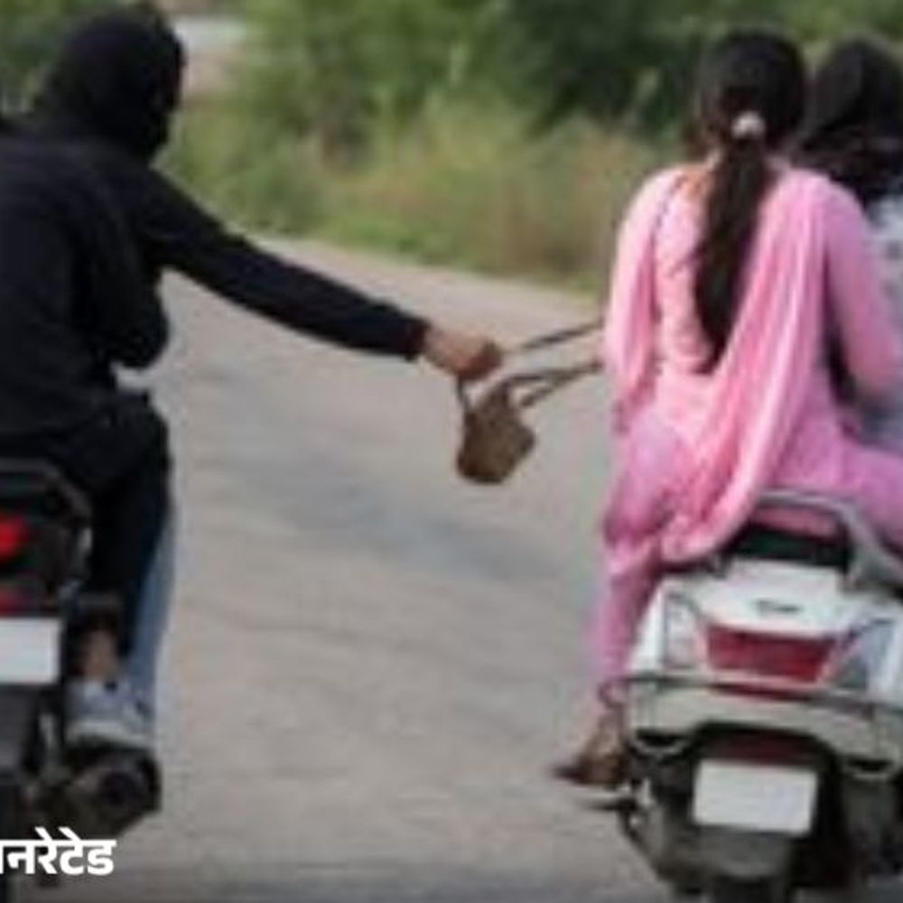 बरनाला में महिला से दिनदहाड़े पर्स स्नैचिंग:  पीड़िता बोली- विरोध करने पर बदमाश ने पेट में मारी लात, फरार हुए आरोपी – Barnala News