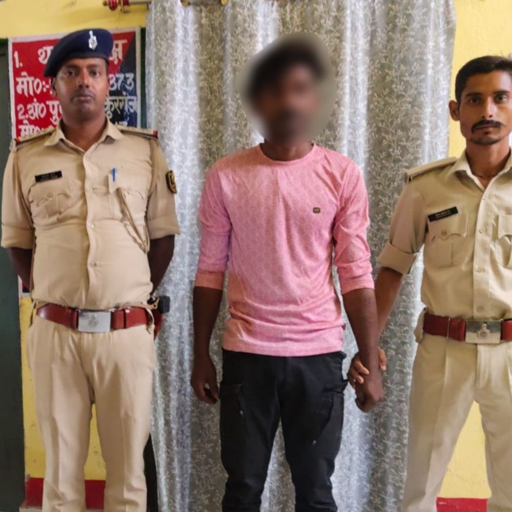 किशनगंज में नशे की हालत में युवक अरेस्ट:  बिना नंबर की KTM बाइक, शराब और ₹1 लाख से अधिक कैश बरामद – Kishanganj (Bihar) News