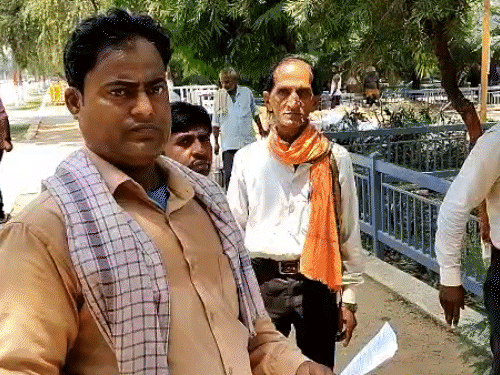 जनता दरबार बंद होने के बाद लौट रहे कई फरियादी:  मुख्यमंत्री से मुलाकात नहीं होने पर नाराज दिखे फरियादी, कहा-सिर्फ आवेदन लेते हैं; सुनवाई नहीं होती – Patna News