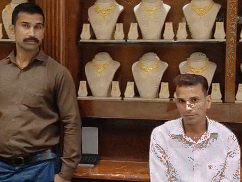 पीएम मोदी के अपील का मार्केट में कोई असर नहीं:  लोग पुराने गहने एक्सचेंज कर खरीद रहे नया सोना, हल्के वजन की ज्वेलरी की बढ़ी मांग – Patna News