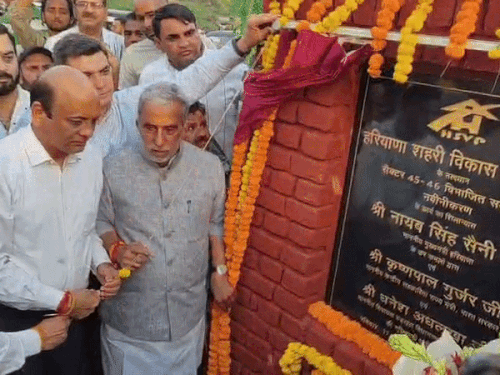 फरीदाबाद में 3.50 करोड़ से सुधरेगी डिवाइडिंग रोड:  मंत्री गुर्जर ने सुधार कार्यों का शुभारंभ किया; बोले-लोगों को आने-जाने में राहत मिलेगी – Ballabgarh News