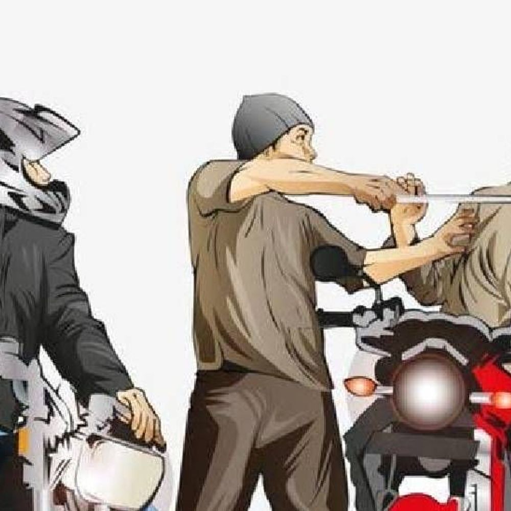 लखनऊ में झांसा देकर महिला से सोने की बाली ऐंठी:2 युवकों ने नकली नोटों की गड्‌डी पकड़ाकर वारदात को अंजाम दिया
