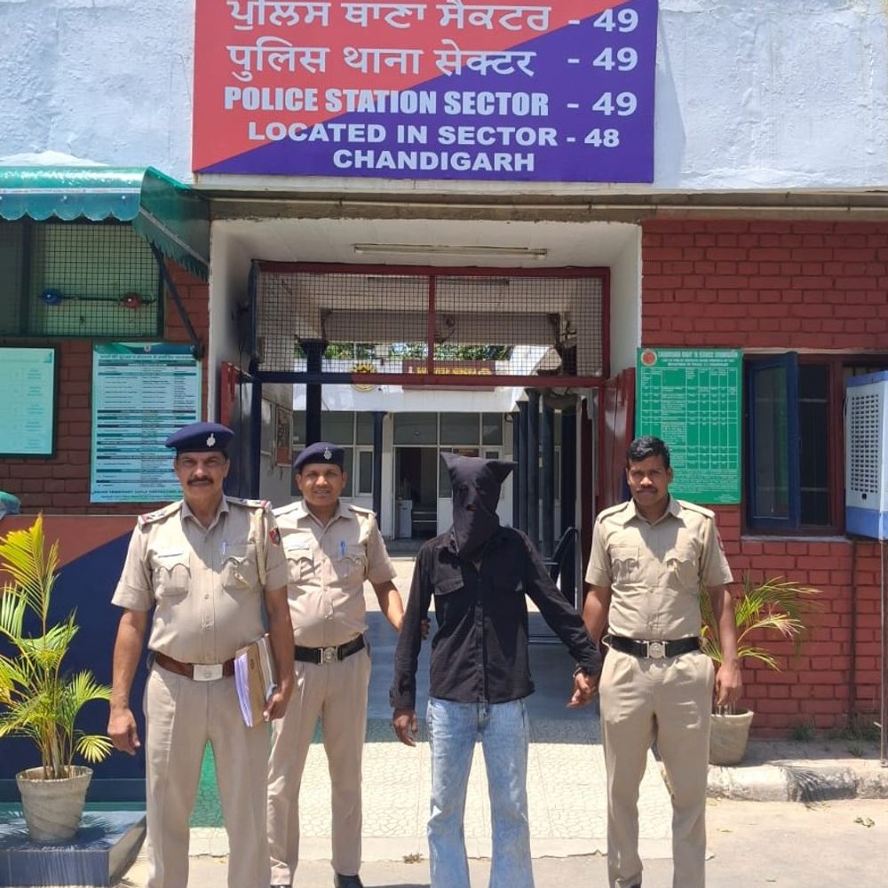 चंडीगढ़ में डिलीवरी बॉय नशा तश्करी में गिरफ्तार:  सेक्टर-48 से काबू, 6.62 ग्राम हेरोइन और मेथाक्वालोन मिक्स बरामद; NDPS एक्ट का मामला दर्ज – Chandigarh News