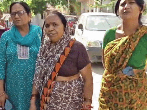 अजमेर में रिटायर्ड आर्मी अफसर की पत्नी से लूट:  हेलमेट पहनकर आया बदमाश, चेन तोड़कर भाग निकला, घर के बाहर खड़ी थी महिला – Ajmer News