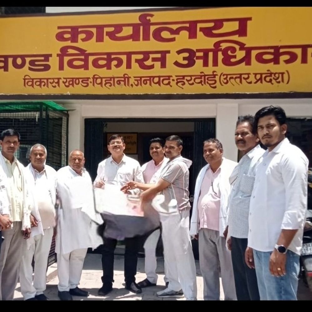 हरदोई में प्रधान संगठन ने मुख्यमंत्री को भेजा ज्ञापन:पंचायत चुनाव टलने पर वर्तमान प्रधानों को प्रशासक बनाने की मांग