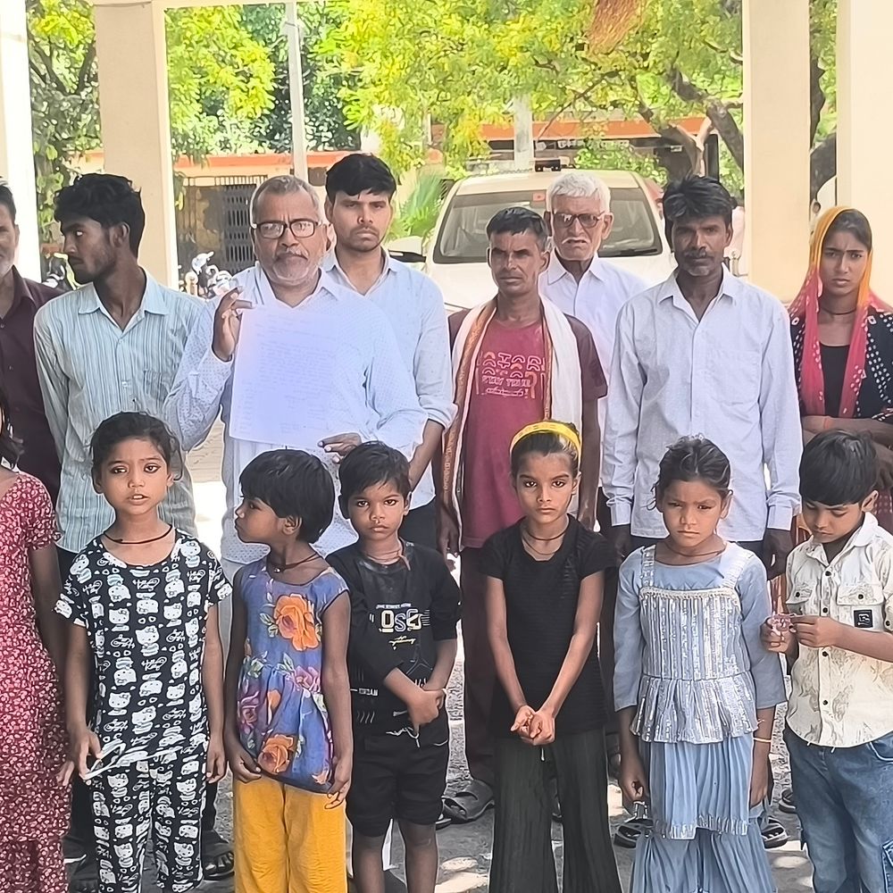 मैनपुरी के विद्यालय में नामांकन पर विवाद:कंपोजिट विद्यालय के प्रधानाध्यापक पर लापरवाही का आरोप