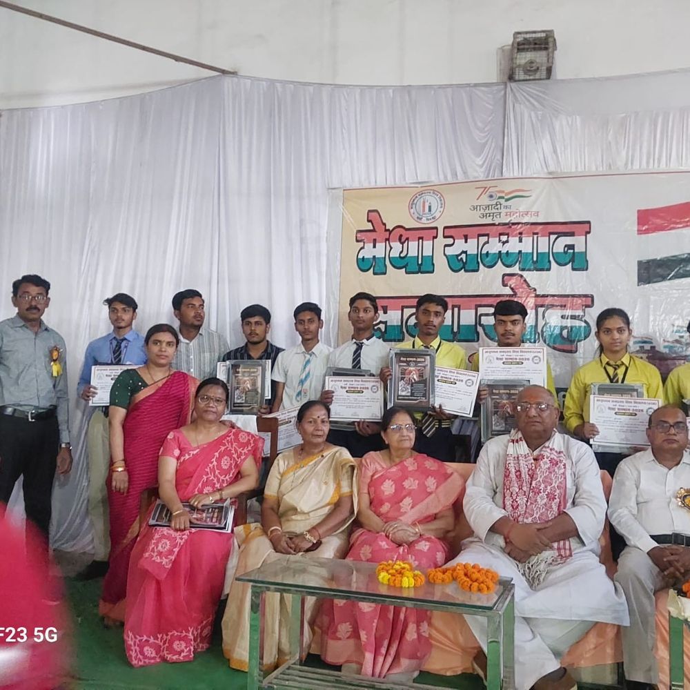 यूथ्रीए ने 88 मेधावी छात्र-छात्राओं को किया सम्मानित:यूपी-सीबीएसई टॉपर्स, शिक्षकों और प्रधानाचार्यों को मिला सम्मान