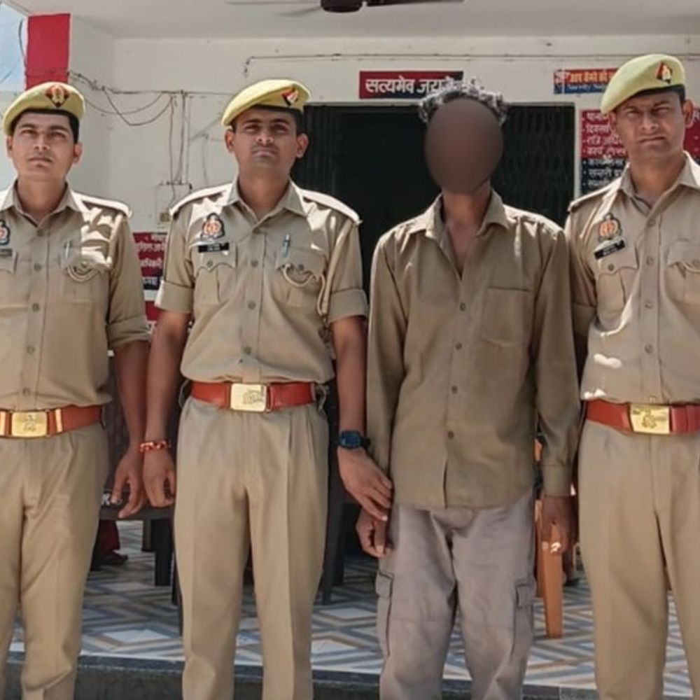 फतेहपुर में 25 हजार का इनामी बदमाश गिरफ्तार:11 महीने पहले तमंचे के बल पर लूट की थी, 7 को पहले ही जेल भेजा जा चुका है